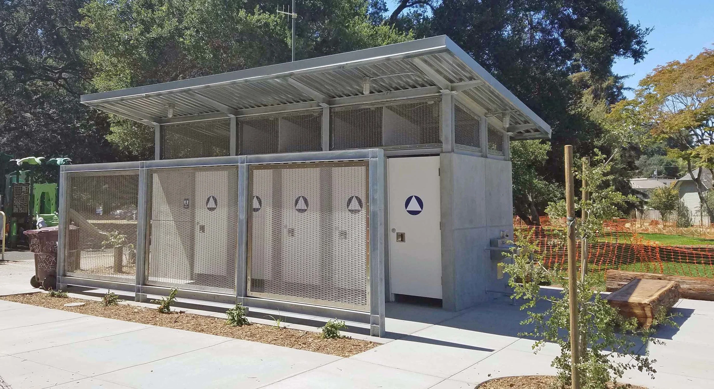 OAKLAND PARKS ACCESSORY BUILDINGS - DIMOND PARK RESTROOM