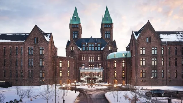 Buffalo, New York, attempts to lure visitors this winter with an all-expense paid trip