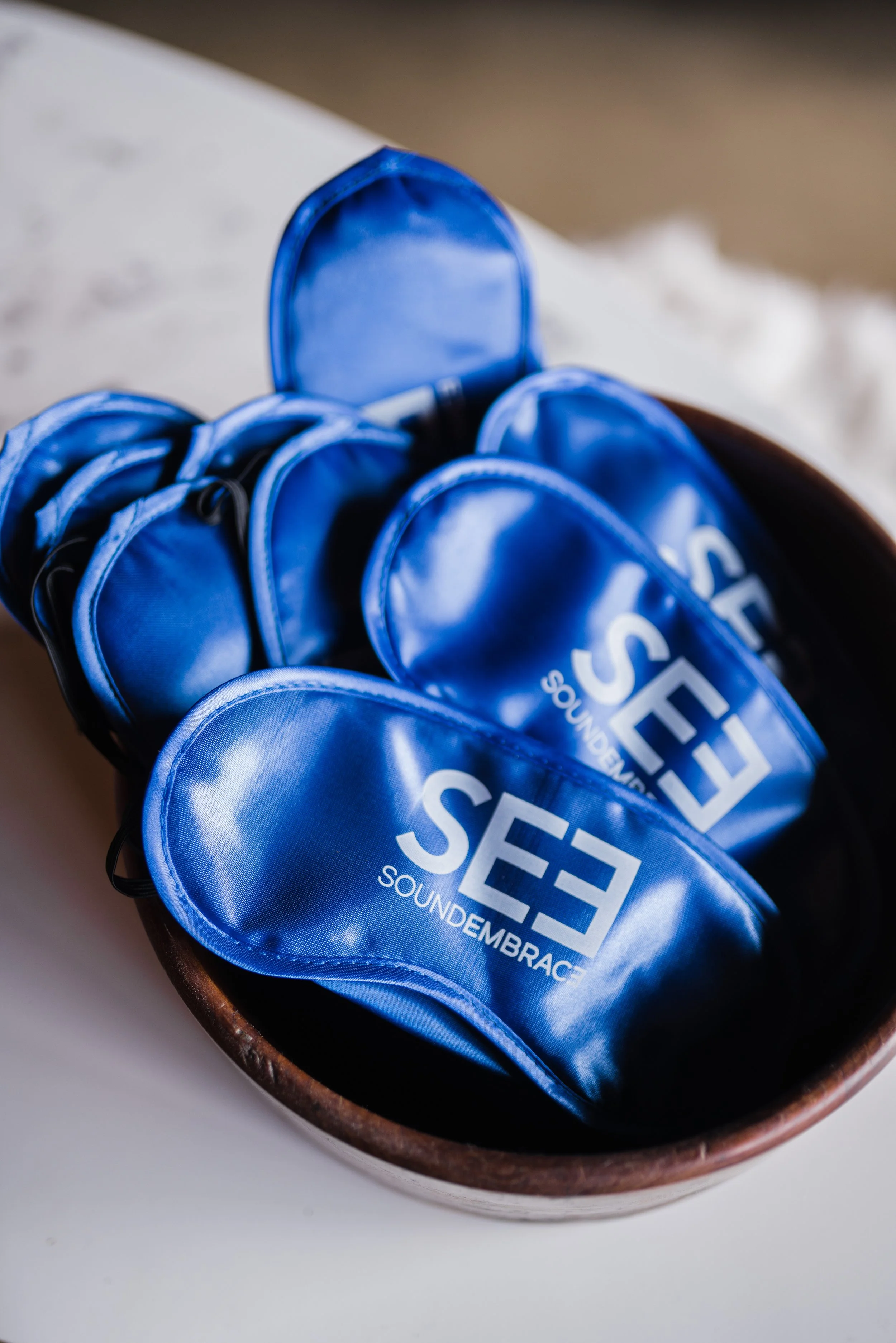 Can you recommend online platforms that offer guided sound healing sessions?