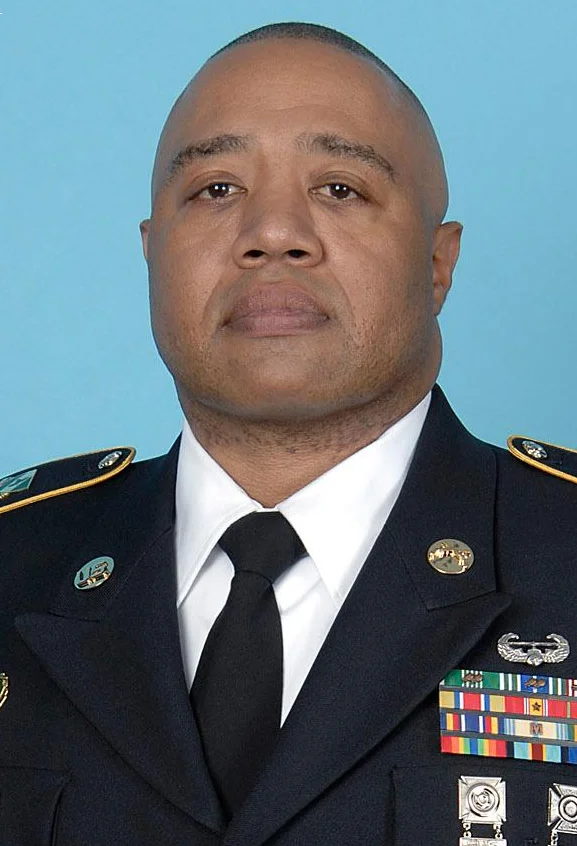 Sgt. Howard JROTC Commander Email: howard.grant@dc.gov Room 3174 Bio