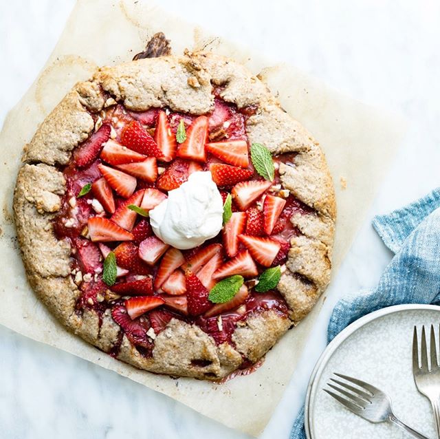 Your mother called. She wants you to make her this strawberry galette on Sunday. It's got jammy baked berries and fresh berries and pecans and mint and and and all the things that would make a mama happy. Just sayin'...
Recipe over on the @biritesf s