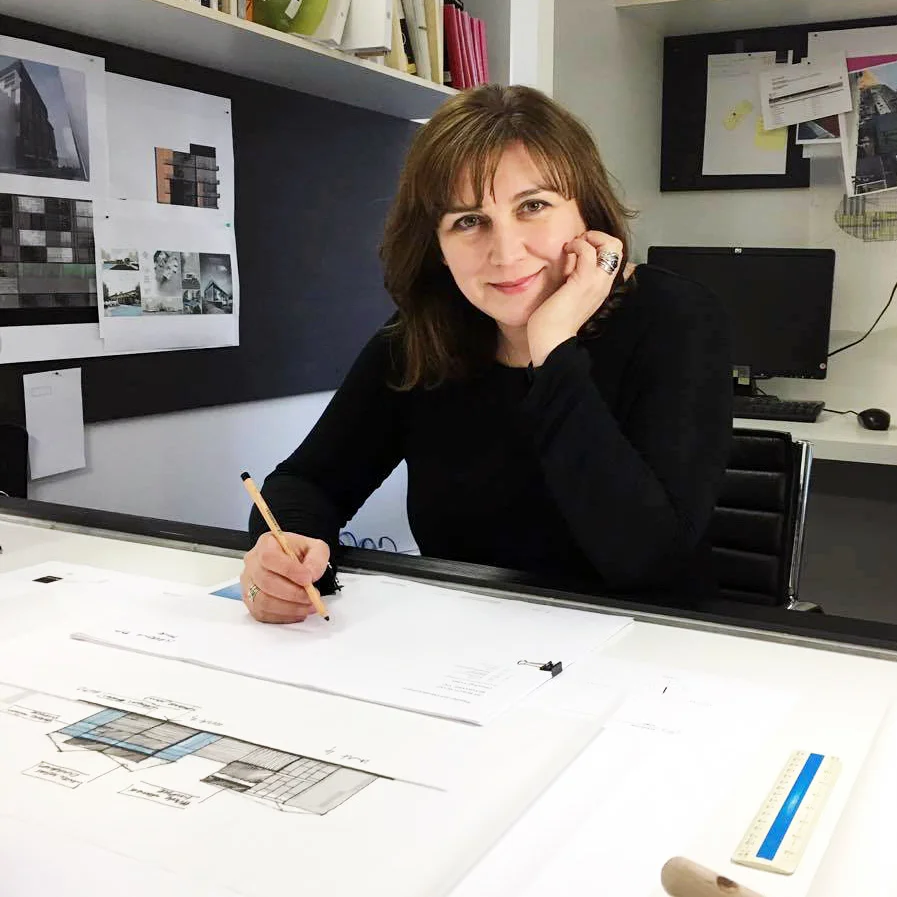 项目建筑师 / DRAGANA JOVANOVSKA Professional qualifications | B ARCH University of SS. Cyril and Methodius Faculty of Architecture Skopje, Macedonia DRAGANA 擁有20餘年的工作經驗,其中16年位於澳大利亞。她广泛的工作能力范围包含概念设计、 设计开发、 文档和合同管理,在过去 10 年以來 DRAGANA 一直是 BBP 建筑师的宝贵财富。
