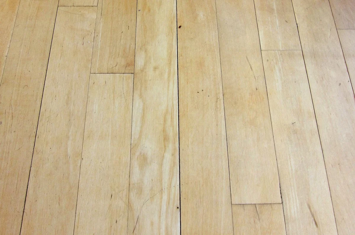 Chicago-winter-hardwood-floor-gaps-1-1200w.jpg