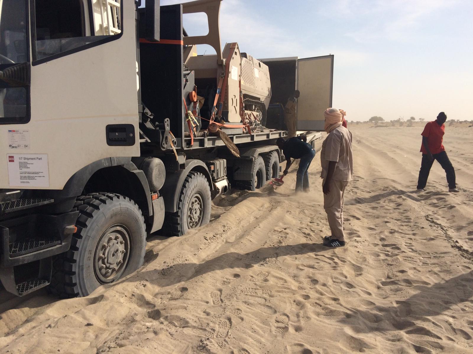 GCS truck with the GCS-200 gets stuck in the sand on its way from N’Djamena to Faya