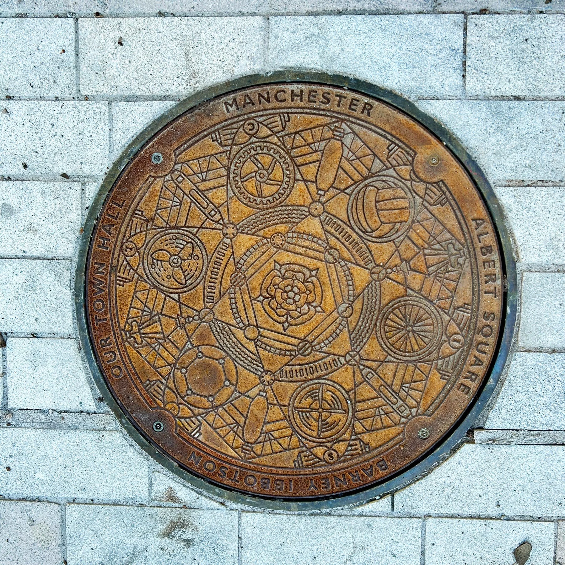 Albert-Square-Ourtownhall-Drain-Cover-Detail-03-1800px.jpg