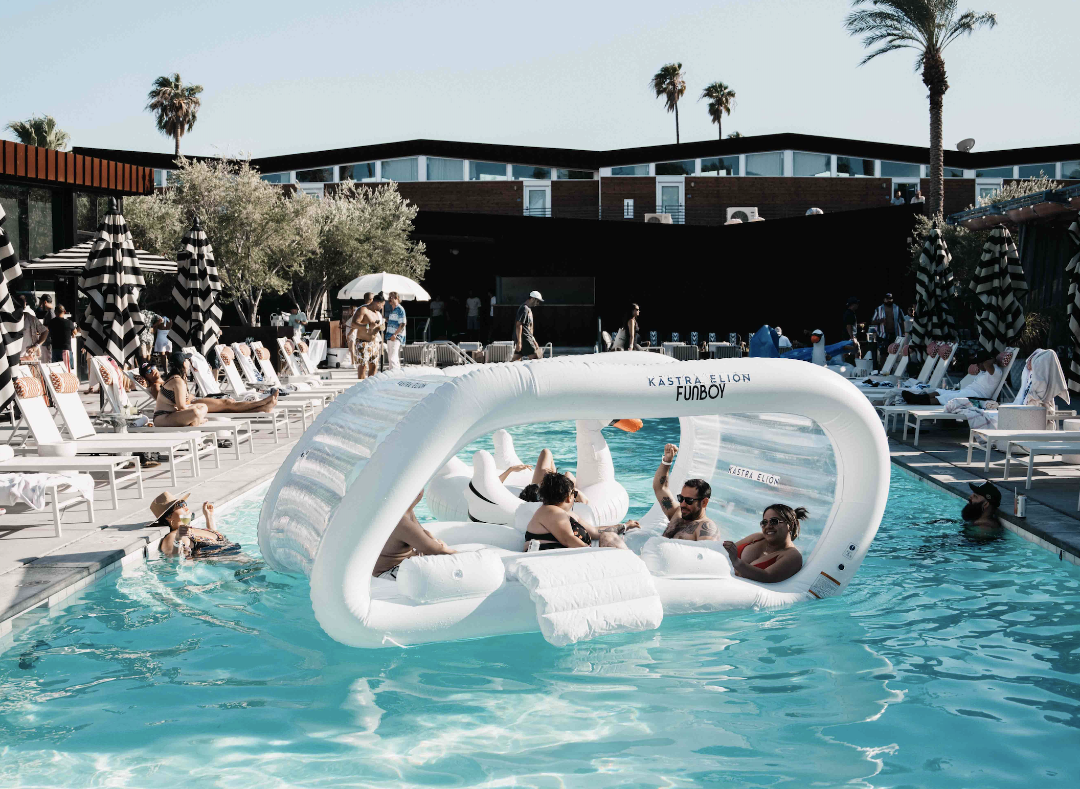 Poolside Cocktails with Kástra Elión at Bartender's Weekend