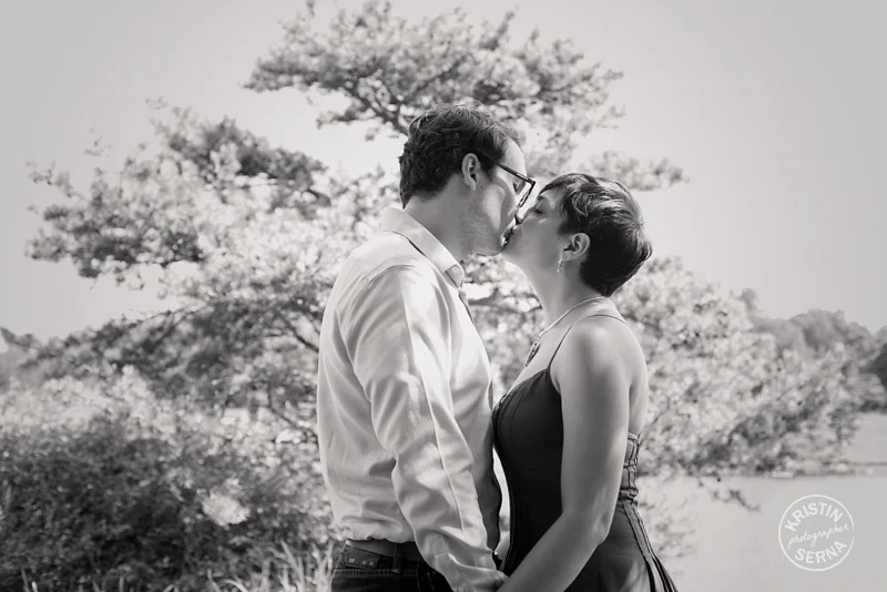 Black and White Chicago Engagement Photo - Kissing