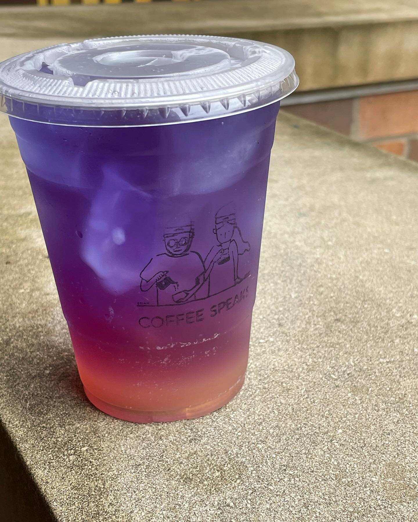 Galaxy Tea. Pretty AND tasty. Butterfly pea for the win.
#galaxytea #coffeespeaks #icedtea #tealover #hotweathercolddrinks #butterflypeatea