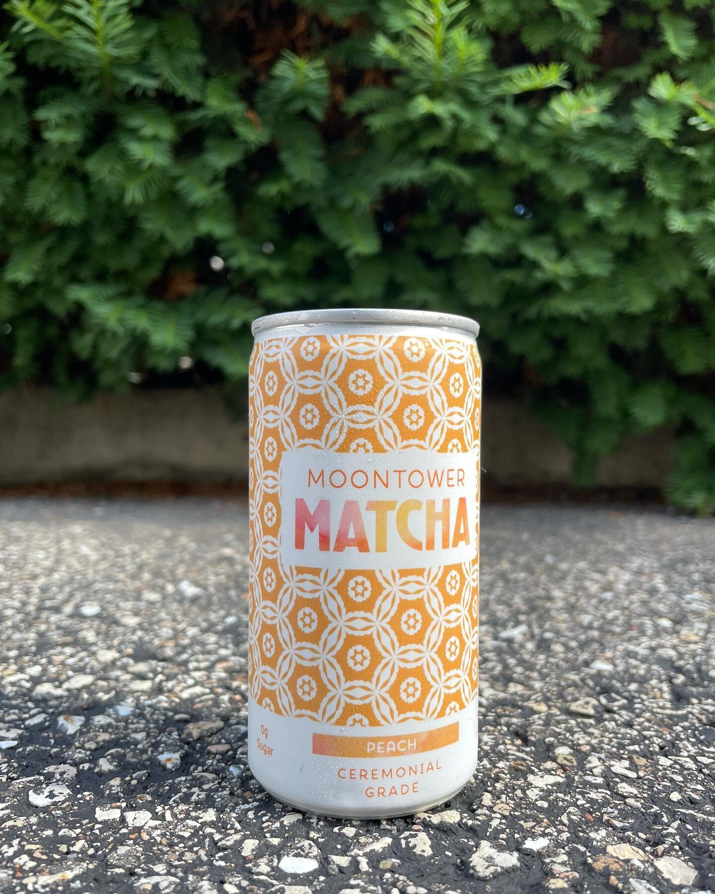 Very peachy. Cute little can. And of course 💚matcha💚.
#moontowermatcha #matchalover #drinksofinstagram #matcha #matchalove #drinkoftheday
[phone photo]