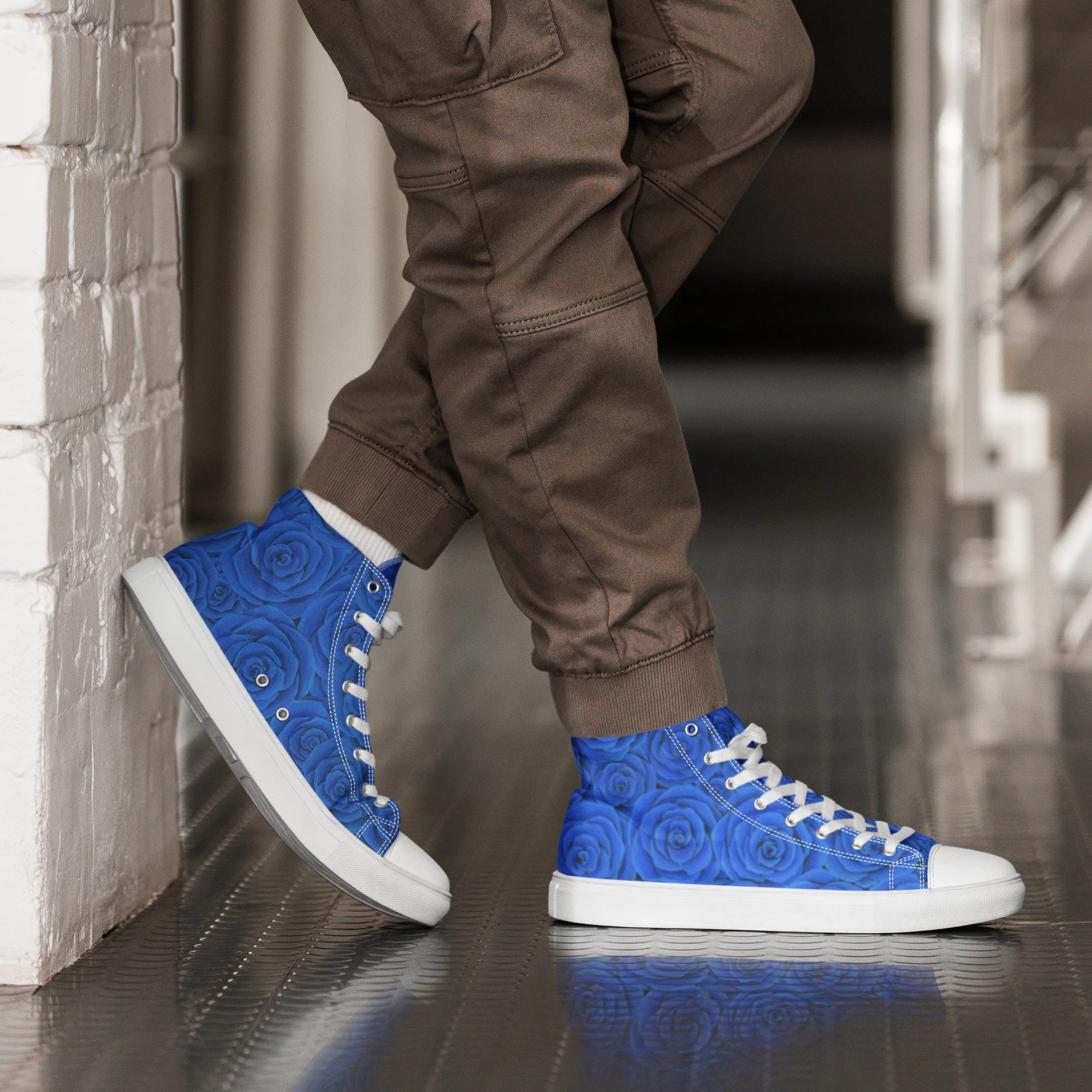 mens-high-top-canvas-shoes-white-right-2-67632b28311da.jpg