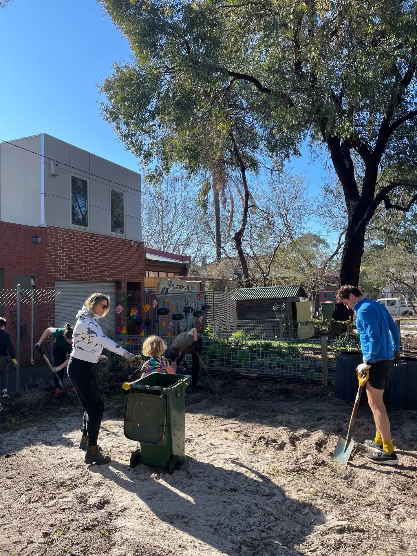 What an incredible working day we had this term!

With the help of our amazing parents, volunteers, and staff, we totally transformed our garden space into something beautiful and full of potential.
A massive thank you to everyone who gave their time