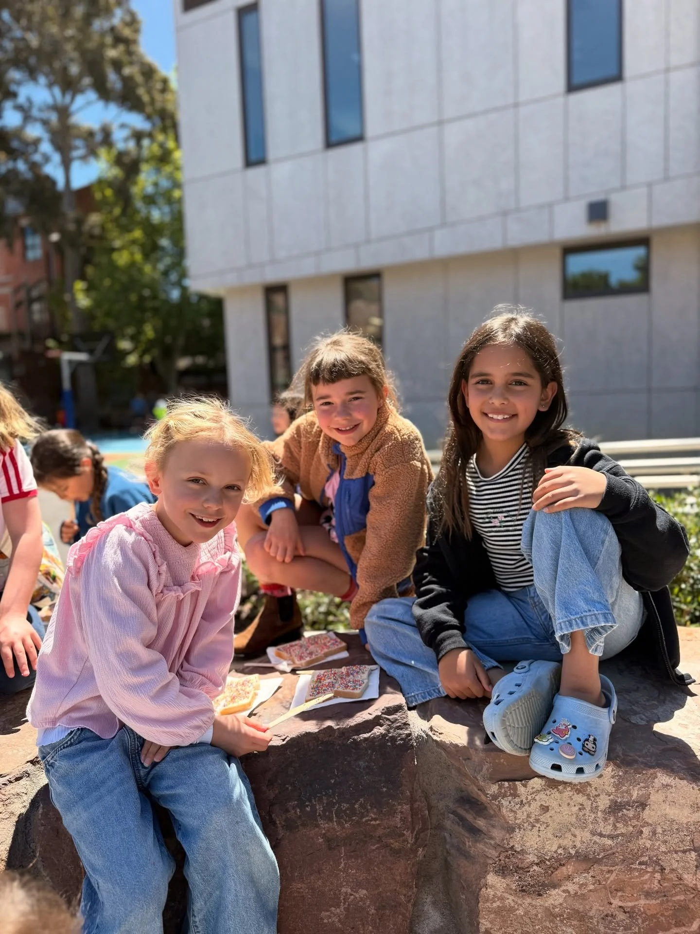 Our Grade 1/2 students have been exploring fractions in the tastiest way possible, by making fairy bread! 
A fun (and delicious) way to learn about halves and quarters. 🍞💫✨🤗
#celebratinglearning #proudstudent #schoolcommunity 
#FNPSCares #commun