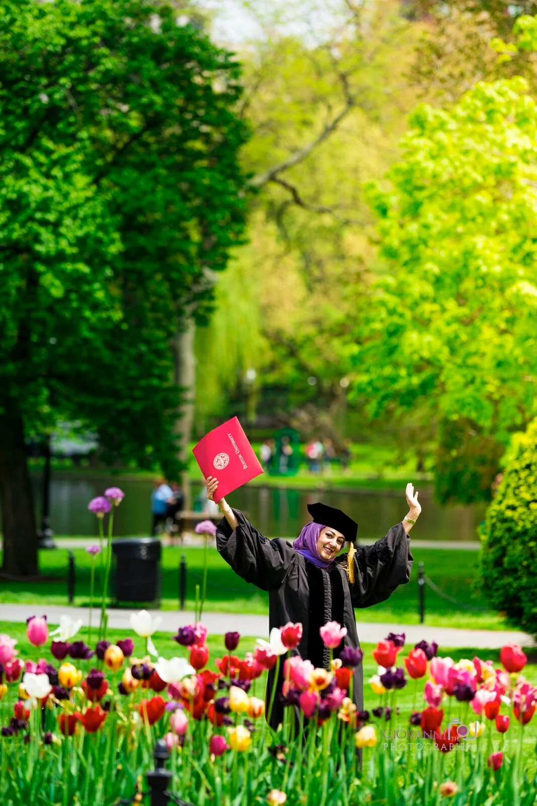 8C2A8808+Giovanni+The+Photographer+Best+Senior+Portraits+Boston+Public+Gardens.jpg