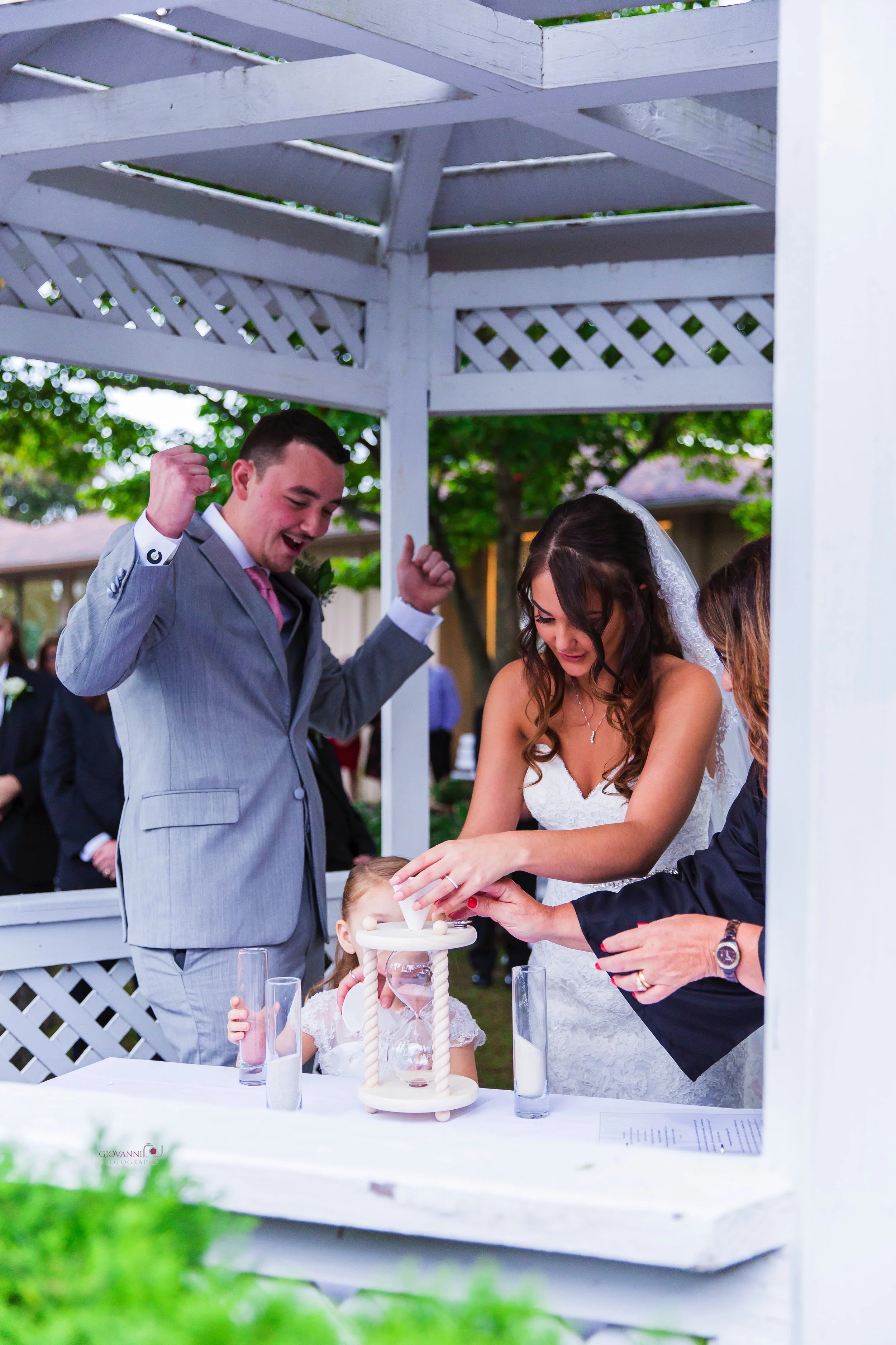 8C2A3397+Giovanni+The+Photographer+Top+Boston+Wedding+Photography+Lake+Pearl+Wrentham+Ma.jpg
