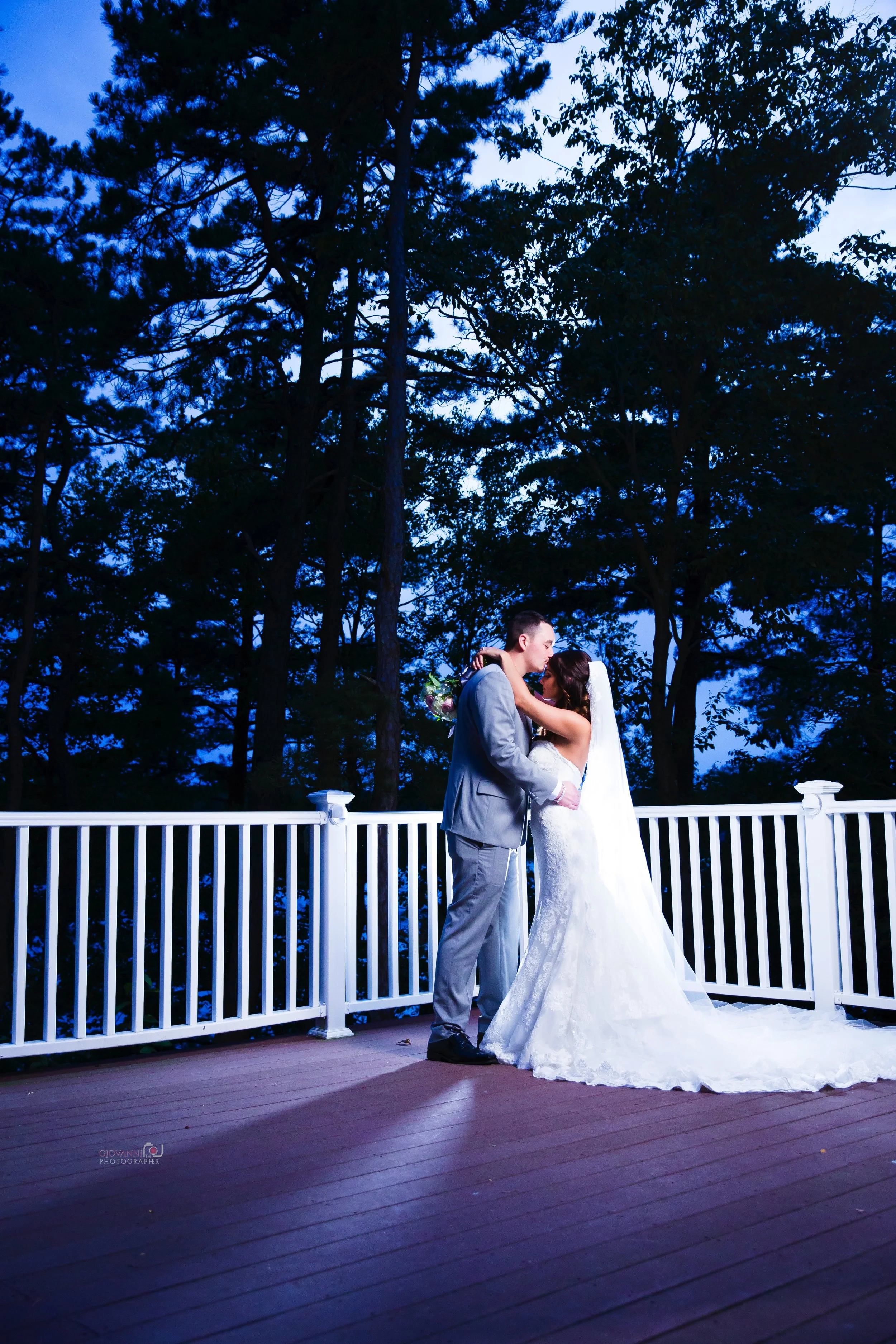 8C2A3707+Giovanni+The+Photographer+Top+Boston+Wedding+Photography+Lake+Pearl+Wrentham+Ma.jpg