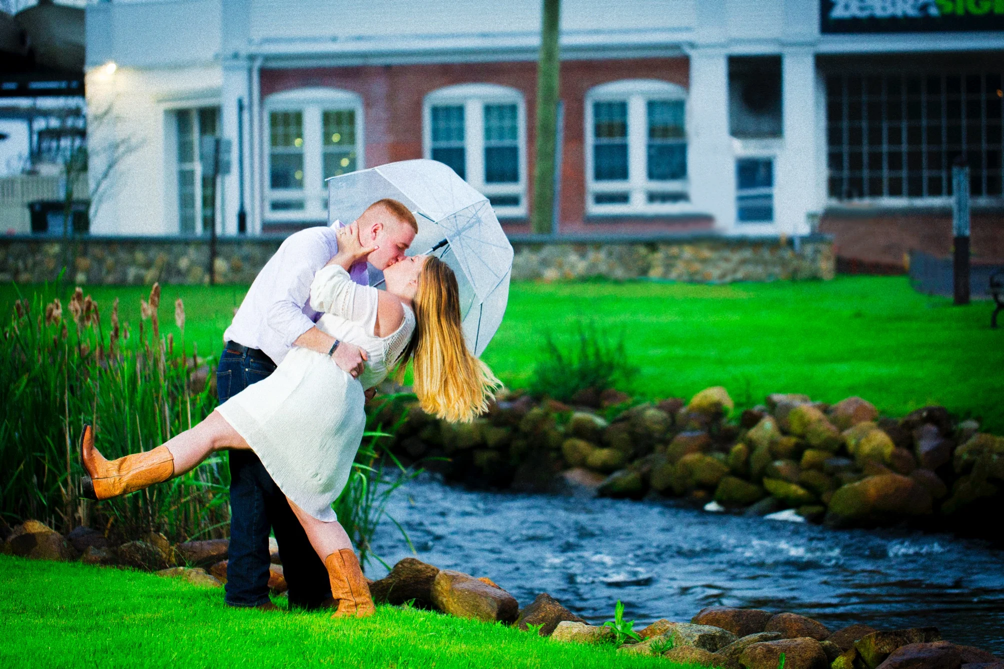 8C2A0159-Lauren and Bryan 35.jpg