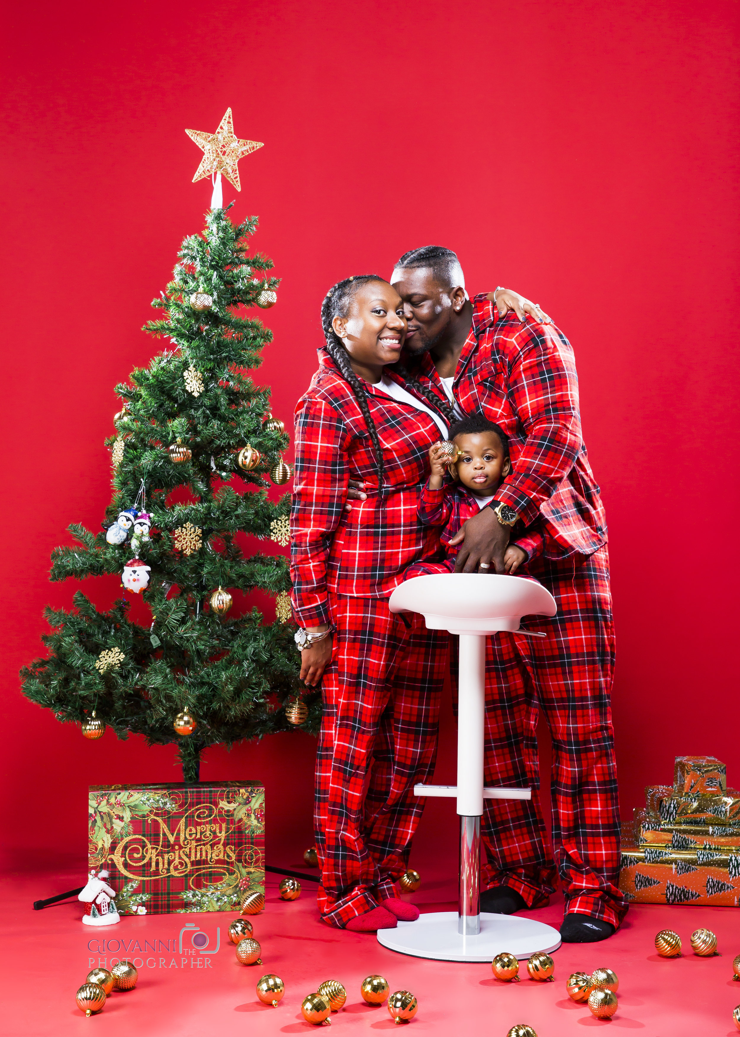 Houston Family Christmas Portraits at Studio HTX - Houston Wedding  Photographer - Swish and Click Photography