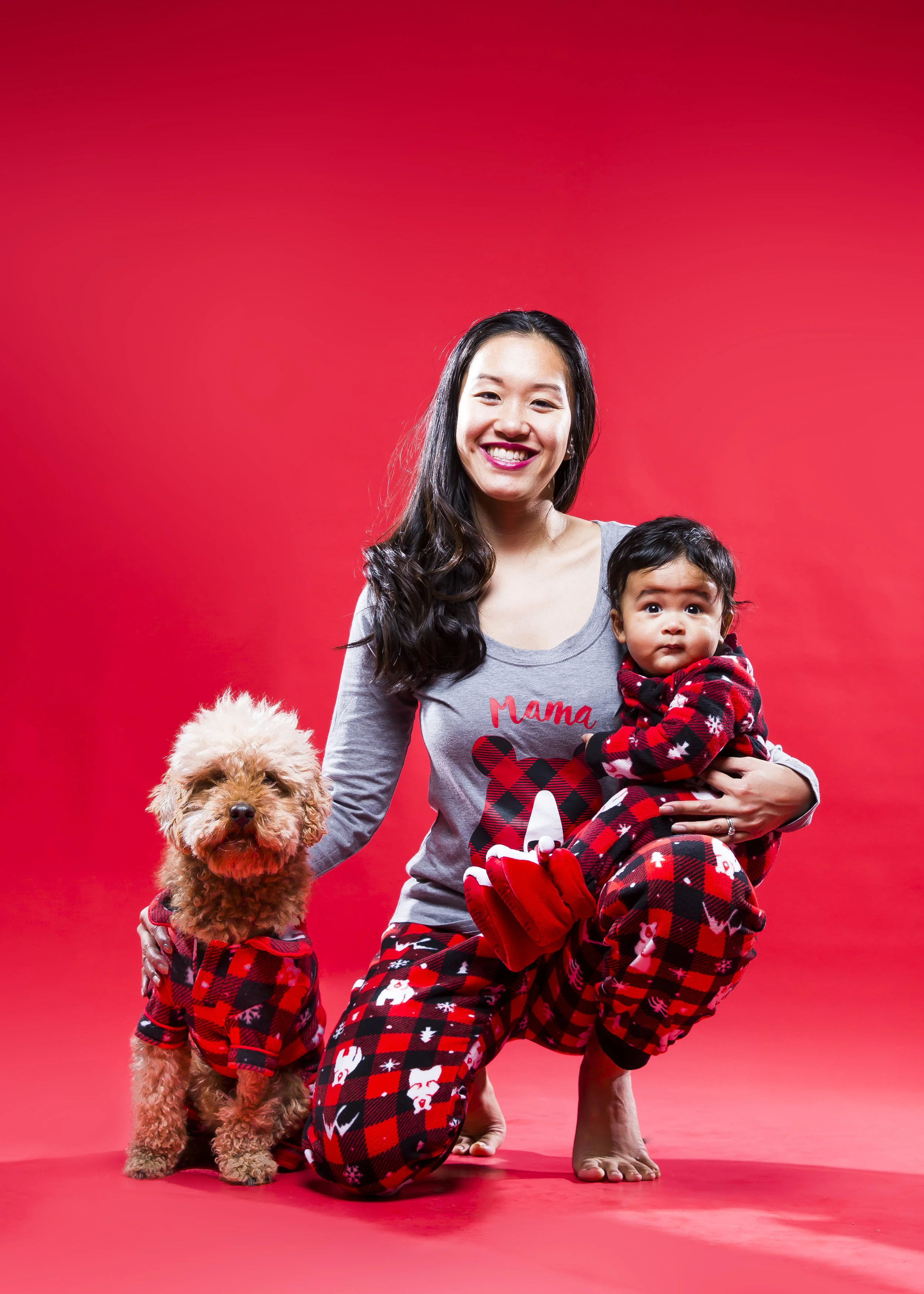 314A9844-12-16-18 - Diana - Giovanni - Chase - Christmas Photo Shoot - Boston Sudio Rental.jpg