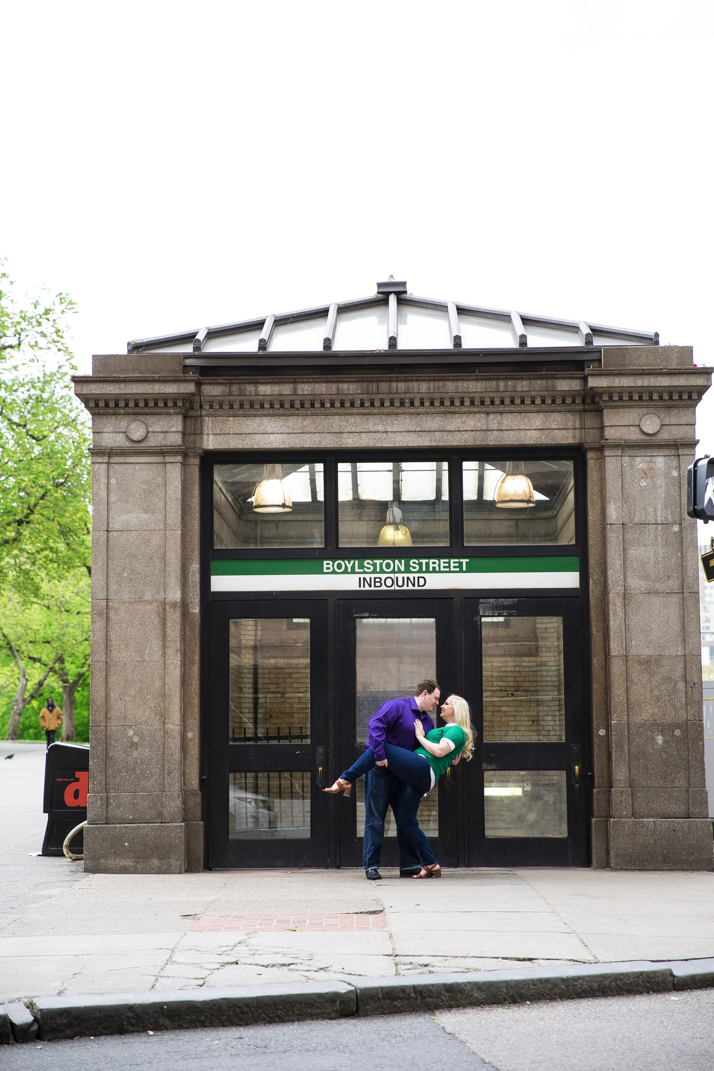 8C2A4749+Giovanni The Photographer+Best Boston Engagement Session+Public Garden and Commons.jpg