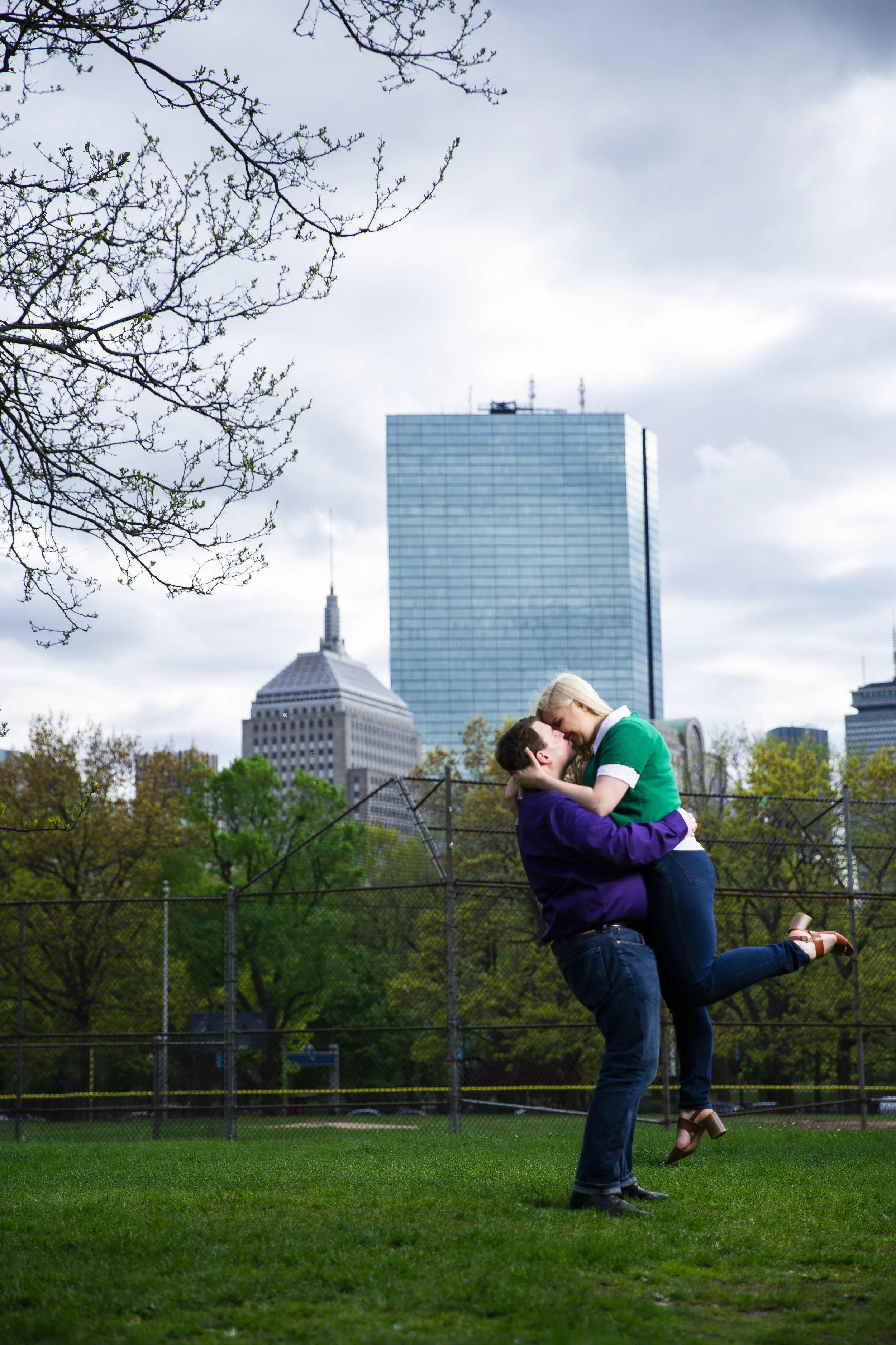 8C2A4896+Giovanni The Photographer+Best Boston Engagement Session+Public Garden and Commons.jpg