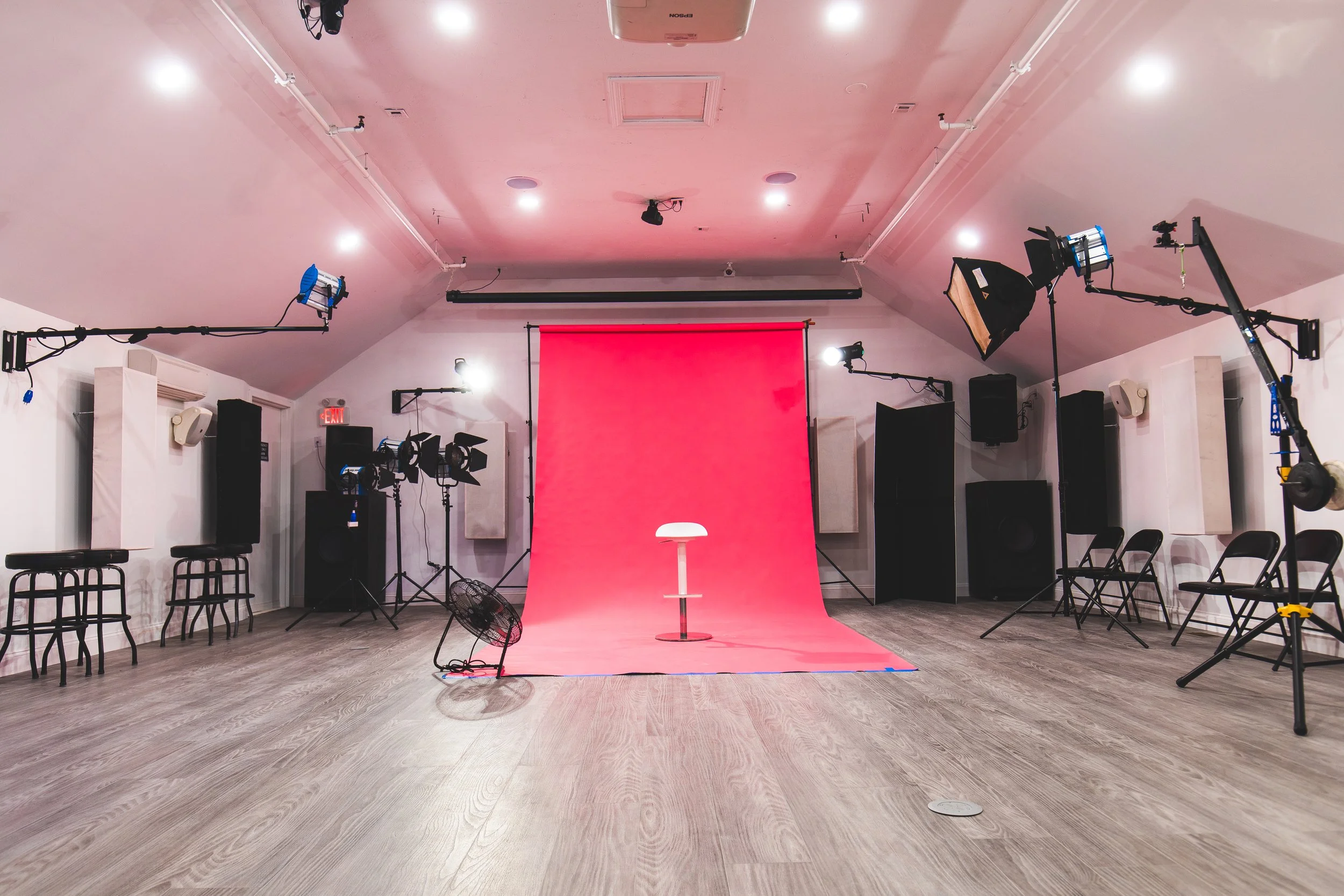 Rent Your Vision: Photography Studio Available