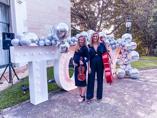 Tonight @ Swifts @elizasbennett @luxestrings @kashayaco .
.
.
.
#violin#cello#stringquartet#cellistsofinstagram#violinistsofinstagram#sydneyevents#eventmusicians#eventmusic#cellist#violinist#sydneystrings