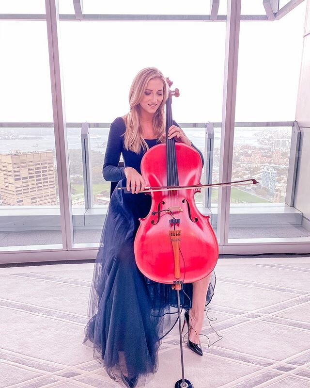 Tonight performing at beautiful intimate dinner in the most stunning penthouse I&rsquo;ve ever seen 😍
.
.
.
.
#cello#cellist#cellistofinstagram#sydneycellist#musician#musiciansofig#sydneyevents#corporateentertainment#privateparty#partymusic#