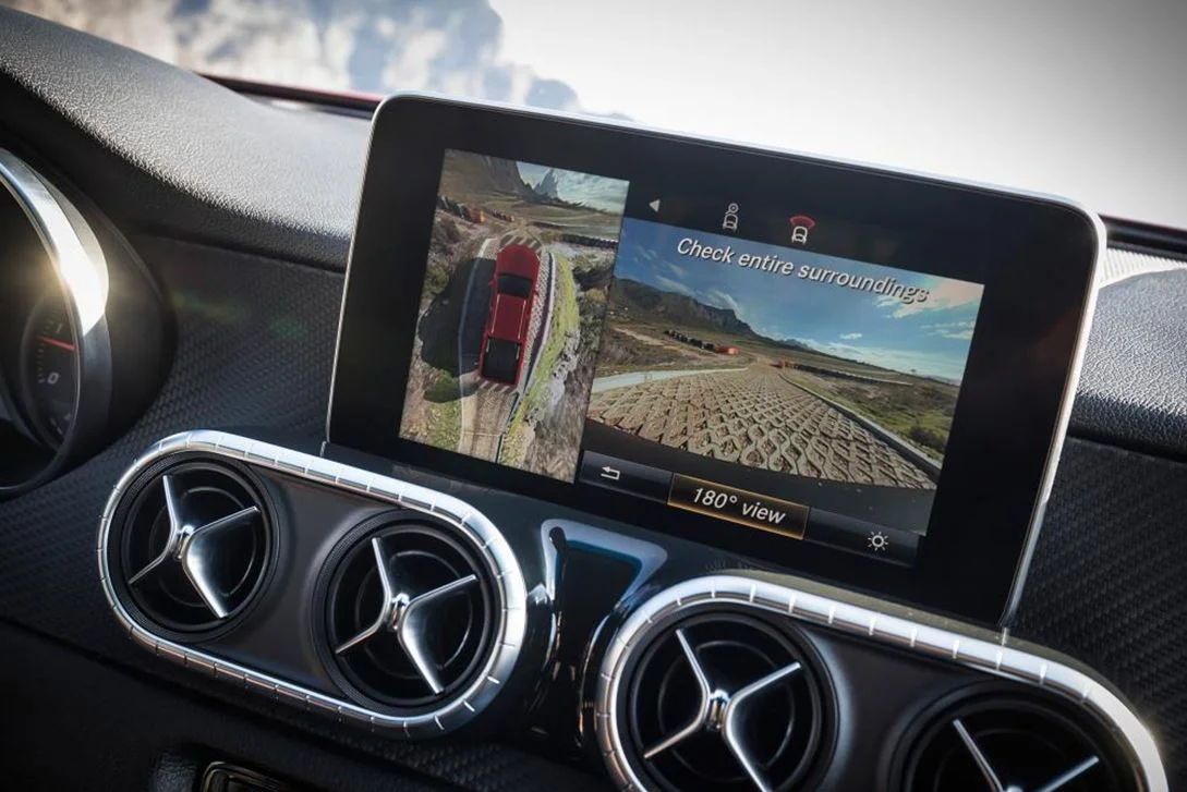 2018 Mercedes Benz X Class Internal Dash Shot