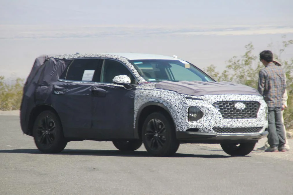 Hyundai Santa Fe Spy Shot.jpg