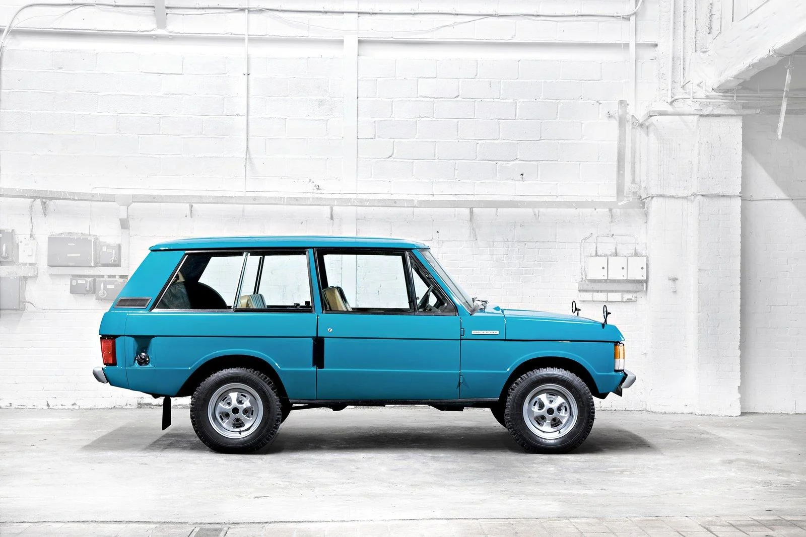 1970 Range Rover 2-door.jpg