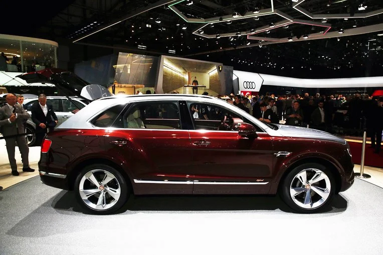 BENTLEY Bentayga Hybrid