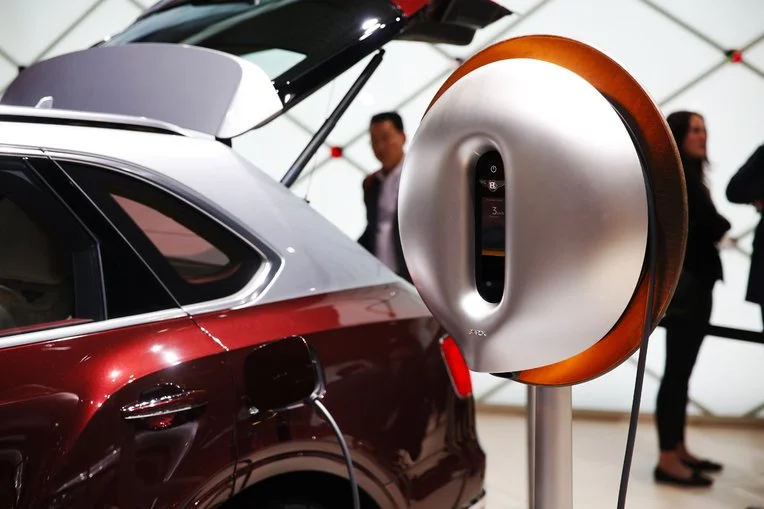 BENTLEY Bentayga Hybrid