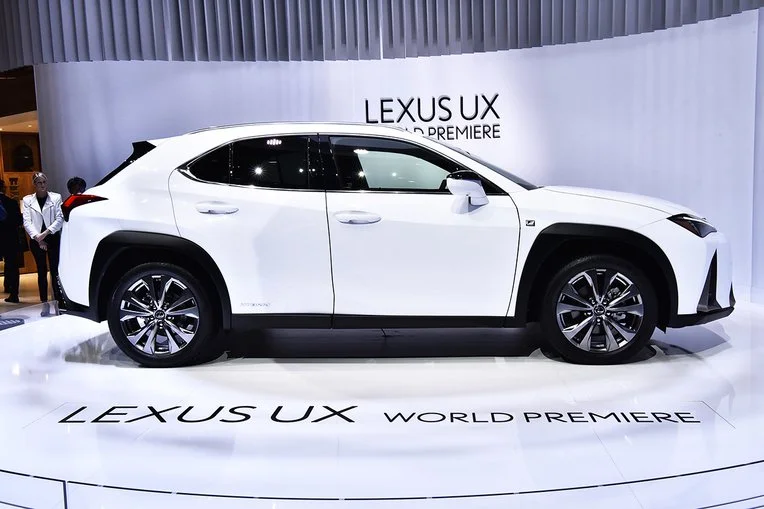 LEXUS UX