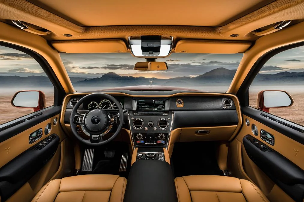 RR Cullinan Interior Dash Photo.jpg