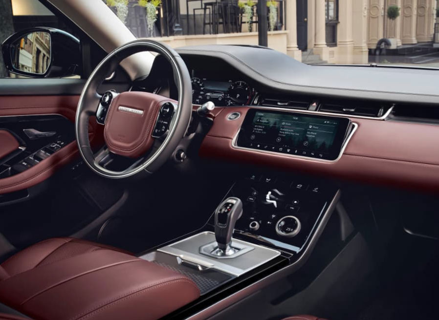 2019-RR-Evoque-Internal-Dash-Shot.jpg