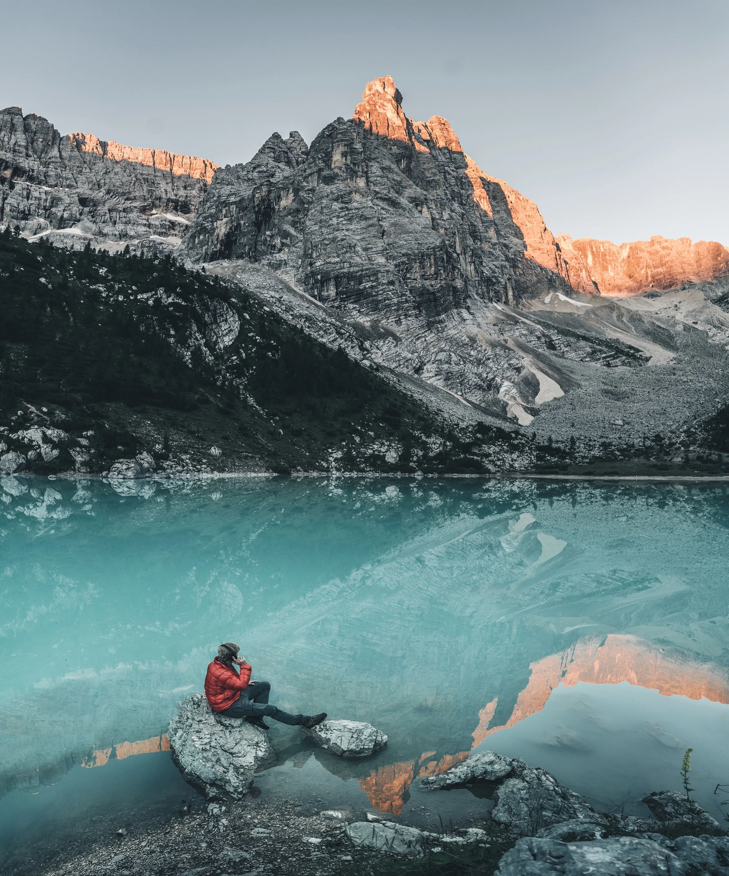 Lennart Pagel is listening to the soundtrack of sunrise at Lago di Sorapis, Italy.