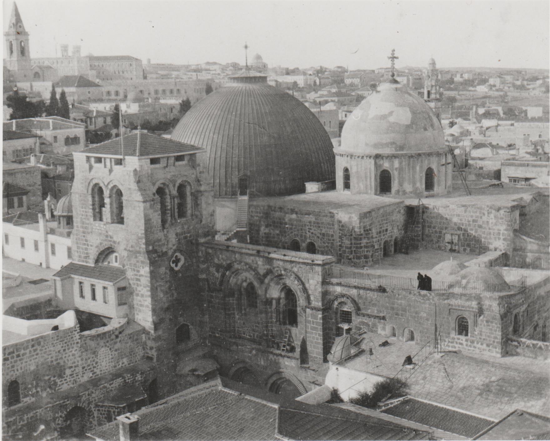 Gertrude Bell's photograph of the Church of the Holy Sepulchre taken from the German Tower, December 1899. Catalogue number A41.