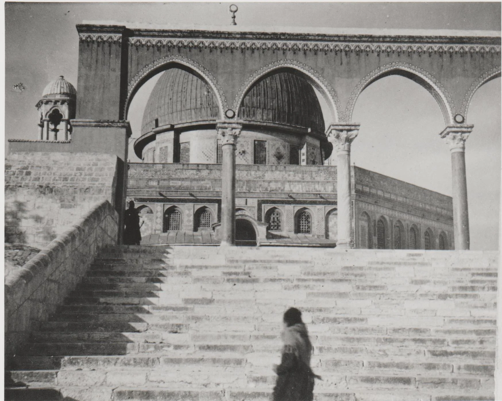 Gertrude Bell's photograph of 'the view up to the Dome of the Rock through entrance archways, AD 691', December 1899. Catalogue number A53.
