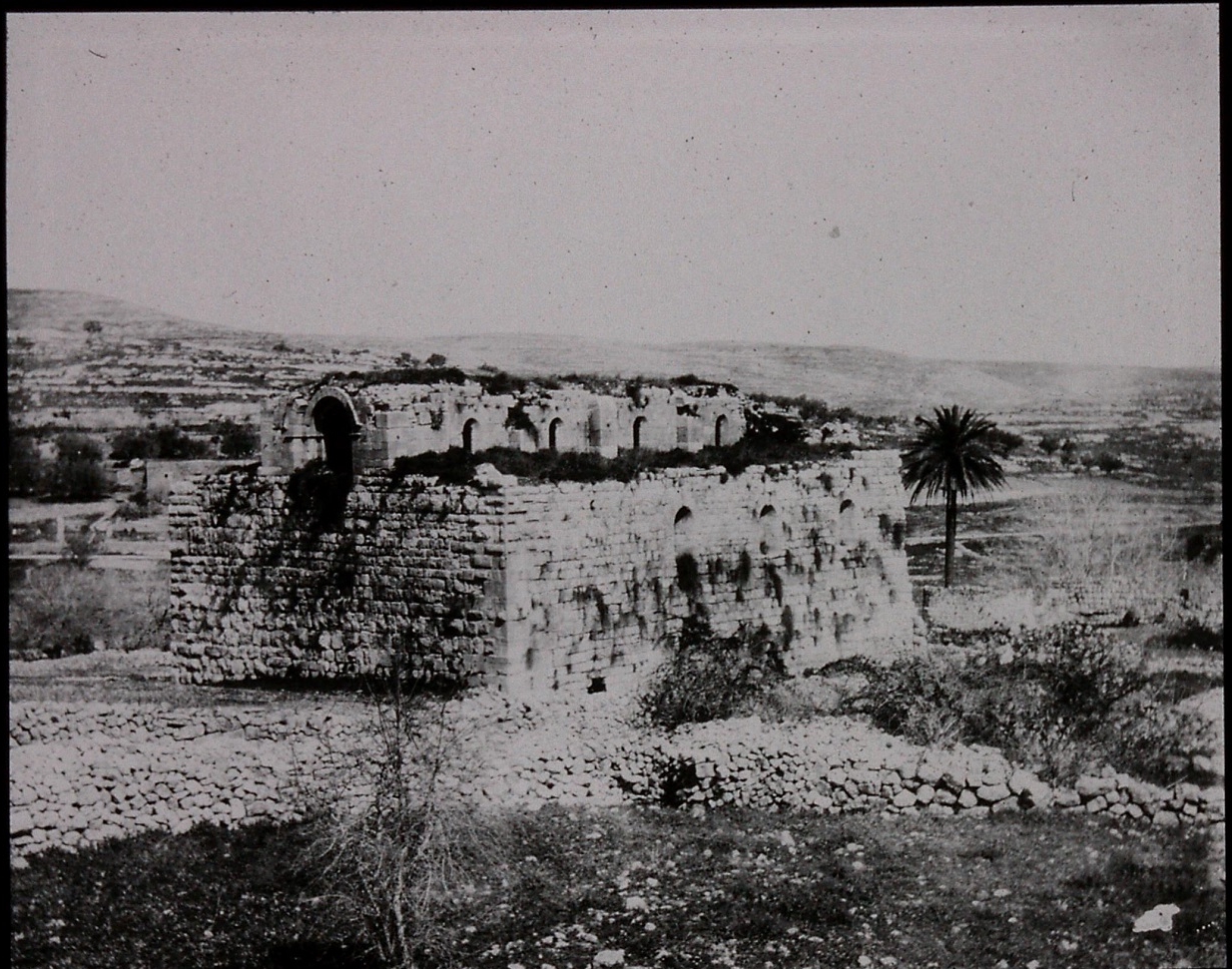 Gertrude Bell's photograph of 'Crusader Church, Abu Ghosh (El Qubeibeh), 12th C', March 1900. Catalogue number A140. 