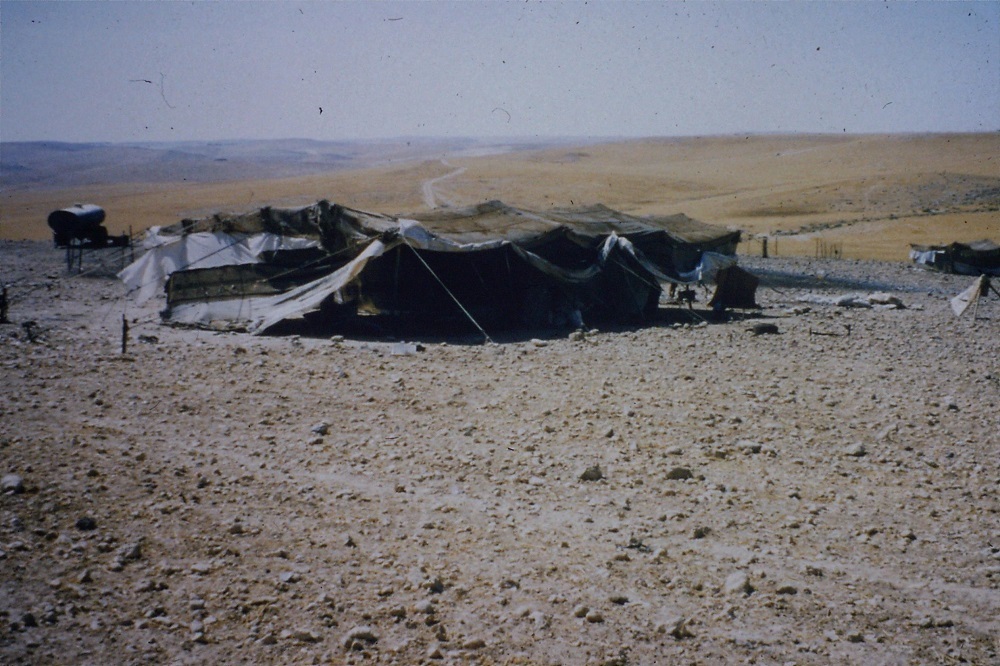 bedouin-dwelling-negev-1990.jpg