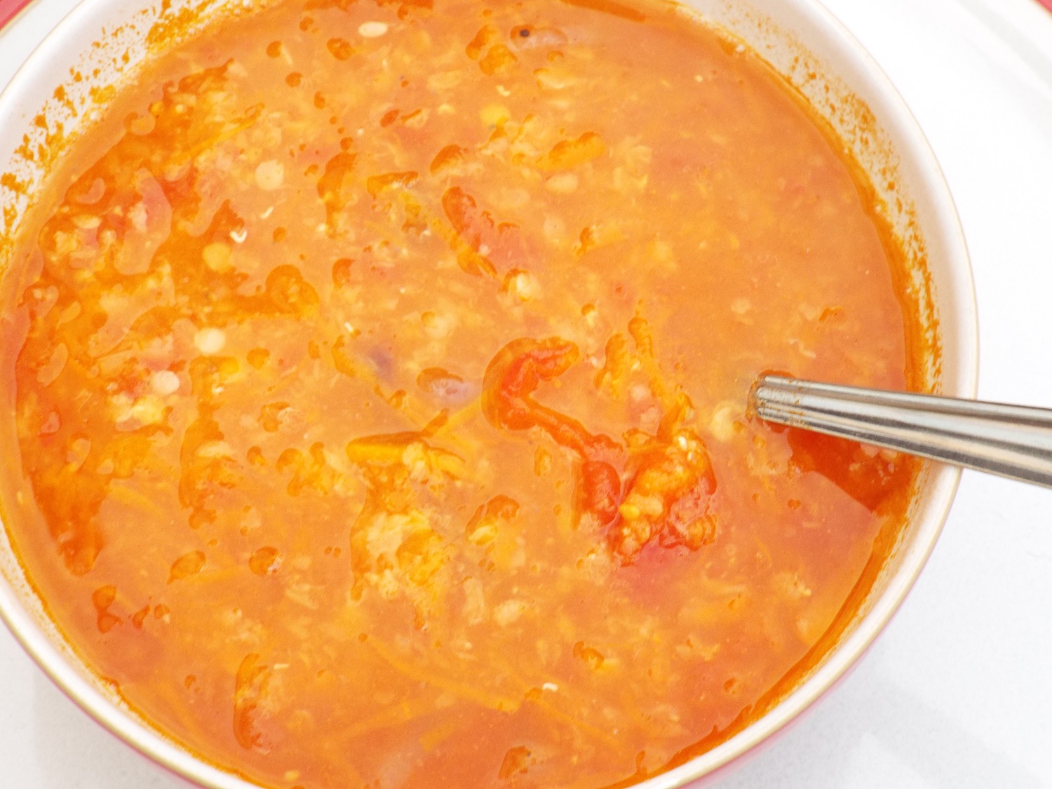 Lentil, carrot & tomato soup