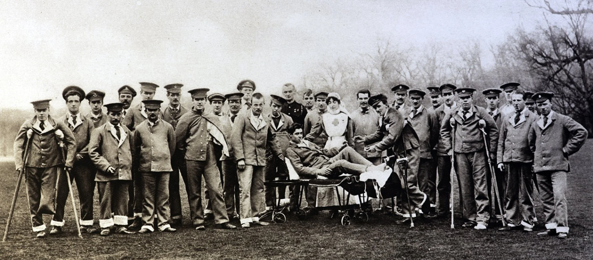 Lady Onslow with hospital patients at Clandon Park (Photo credit: National Trust, Clandon Park)