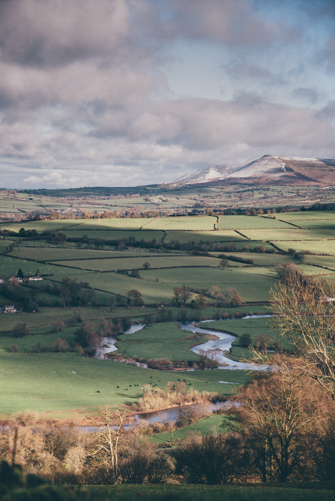 LucyGoldBlueBreconBeacons-0511.jpg