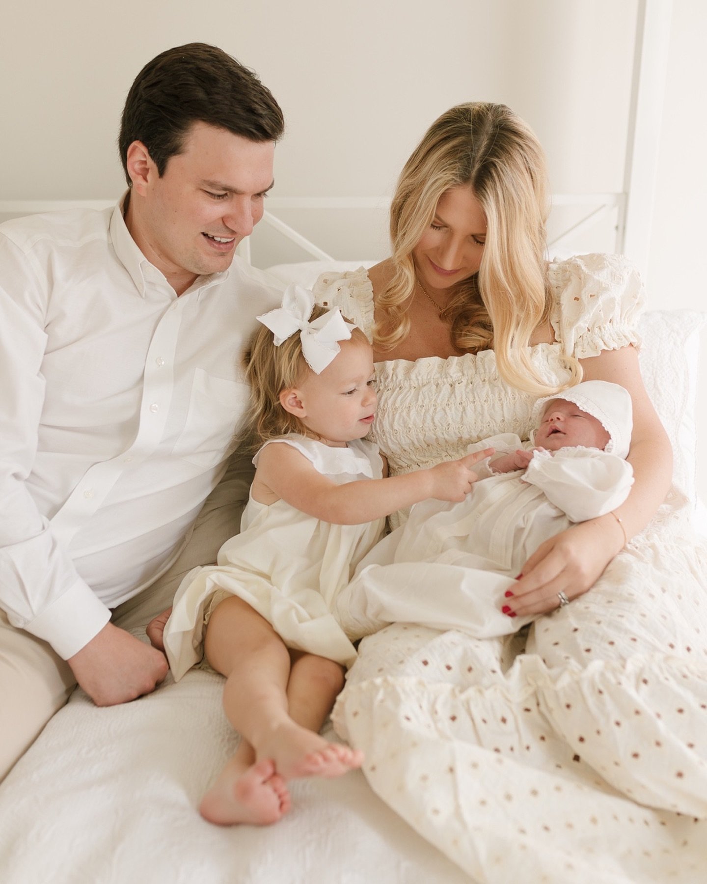 Would you guess that almost the whole session one sister was ready to go &amp; the other not having it? 😏
Adore this family - thank you for having me document baby girl 2! 
&bull; if you are expecting for 2025 and interested in a newborn session, pl