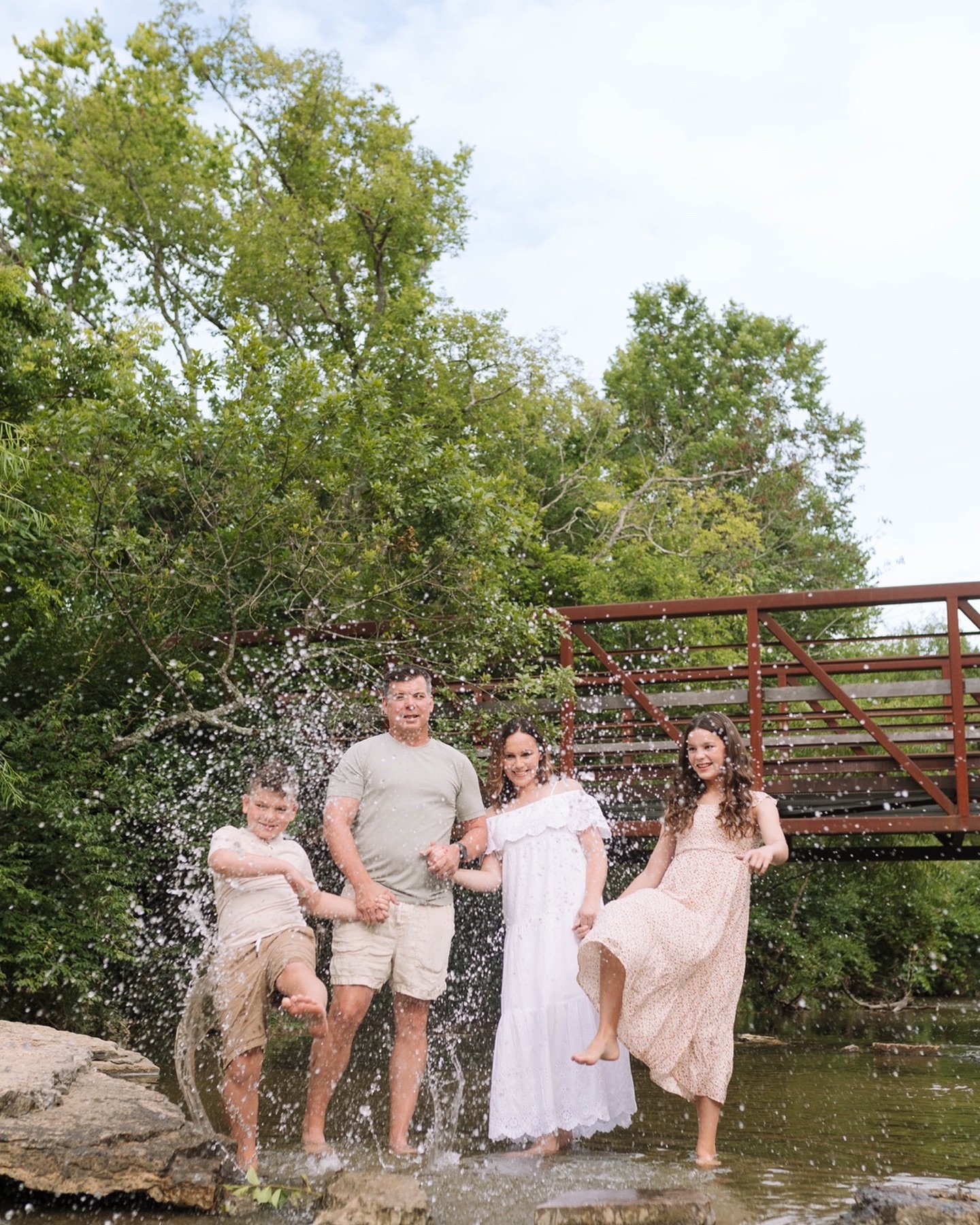 It was supposed to rain- almost cancelled&hellip; but went for it! Oh my, I loved this summer session with one of my favorite neighbors! Thank you @mkisich for allowing me to capture your family this year 🥰