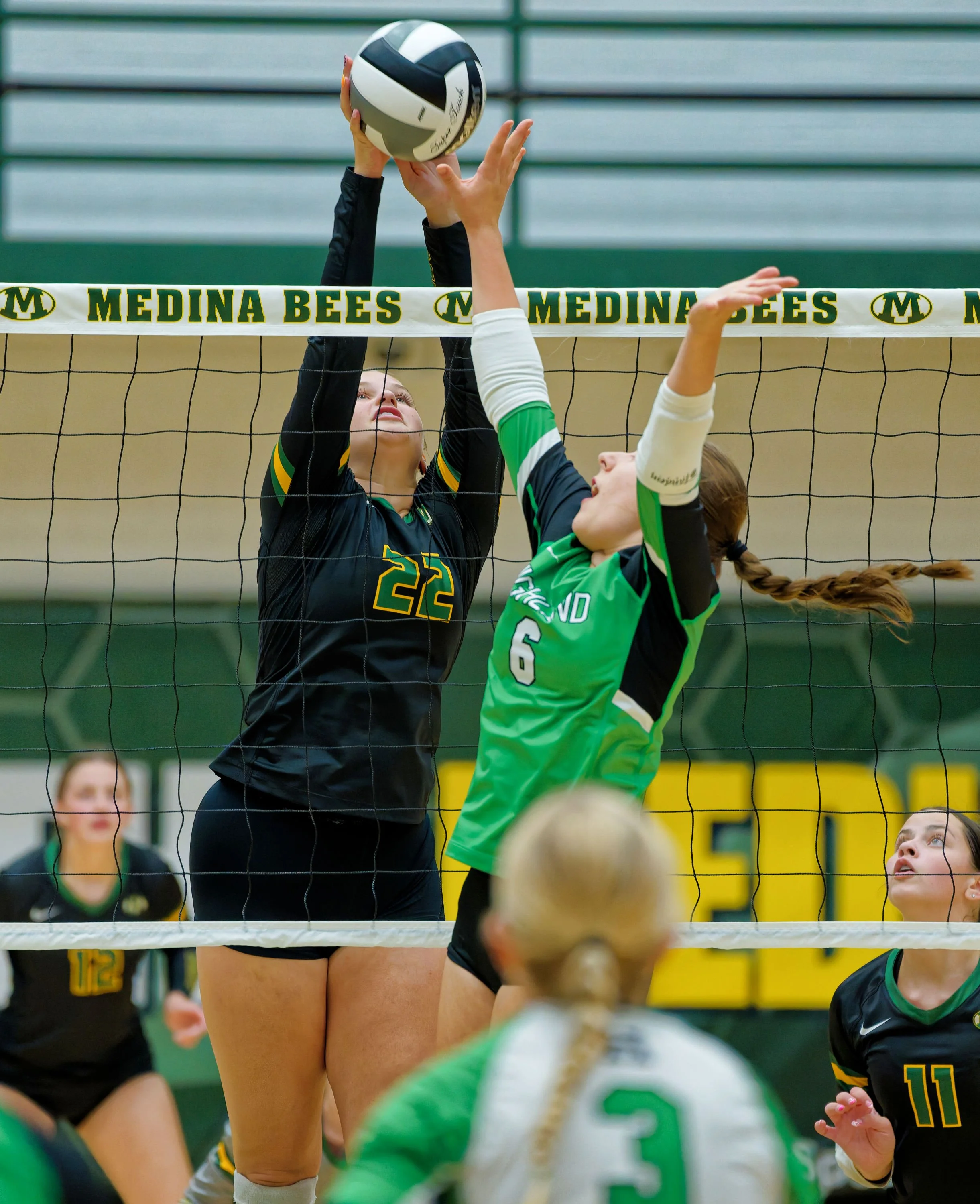 MedinaVarsityVolleyball036.jpg