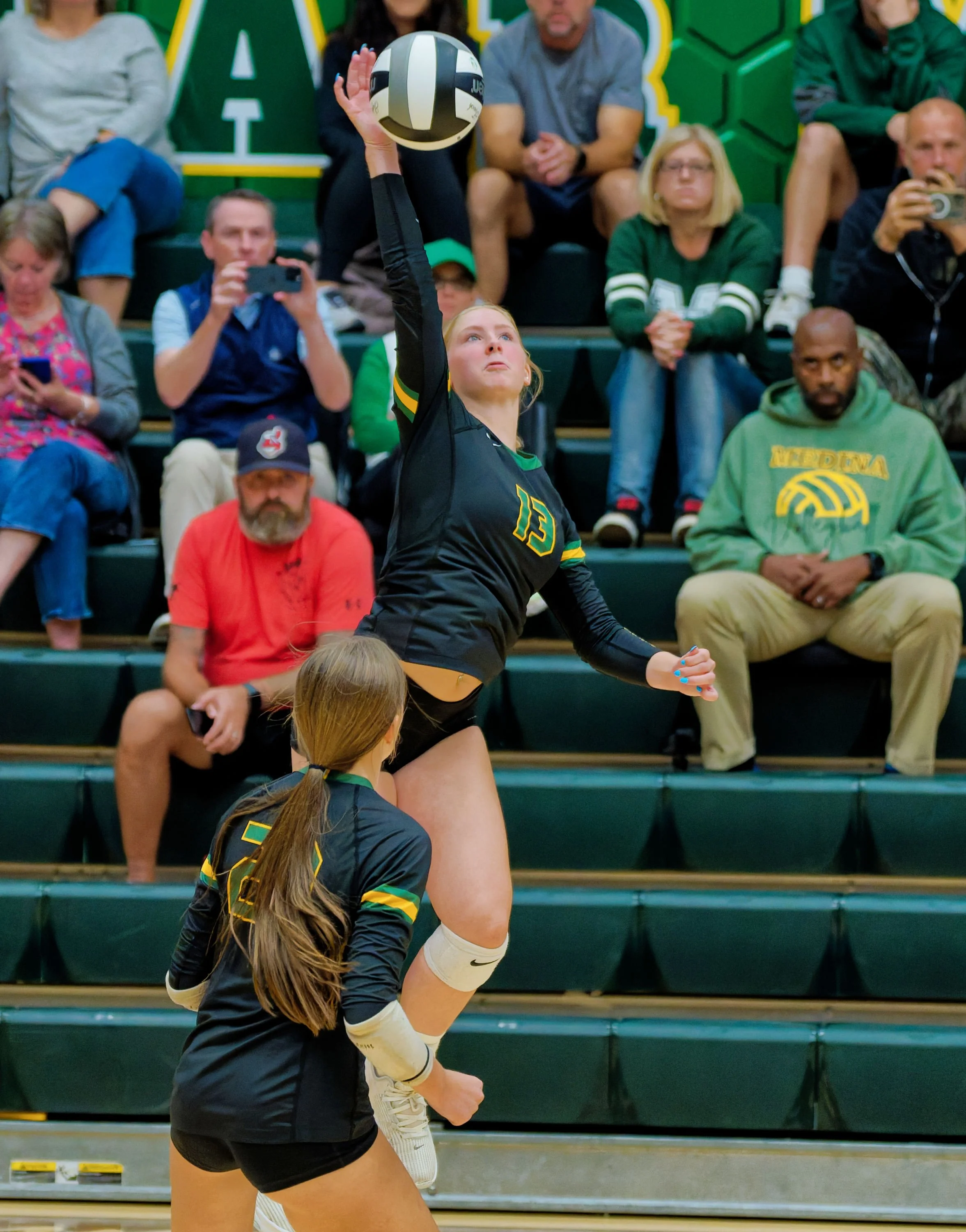MedinaVarsityVolleyball076.jpg