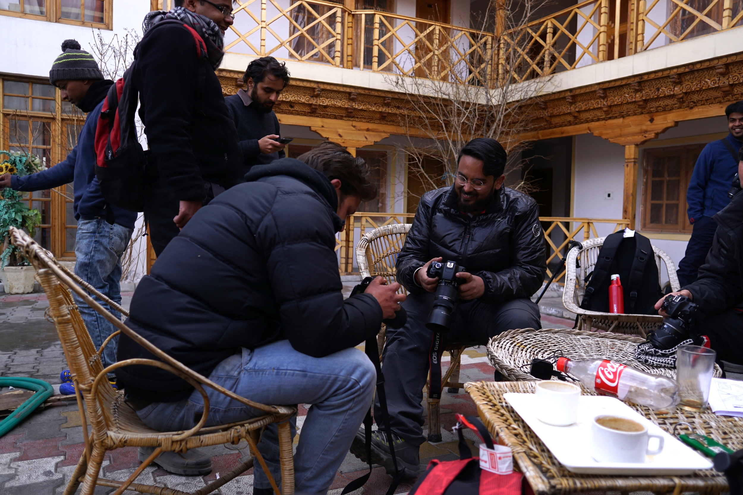 DSLR here, DSLRs' everywhere. Everyone was eager to show their best shot of Leh, ladakh before our chadar trek