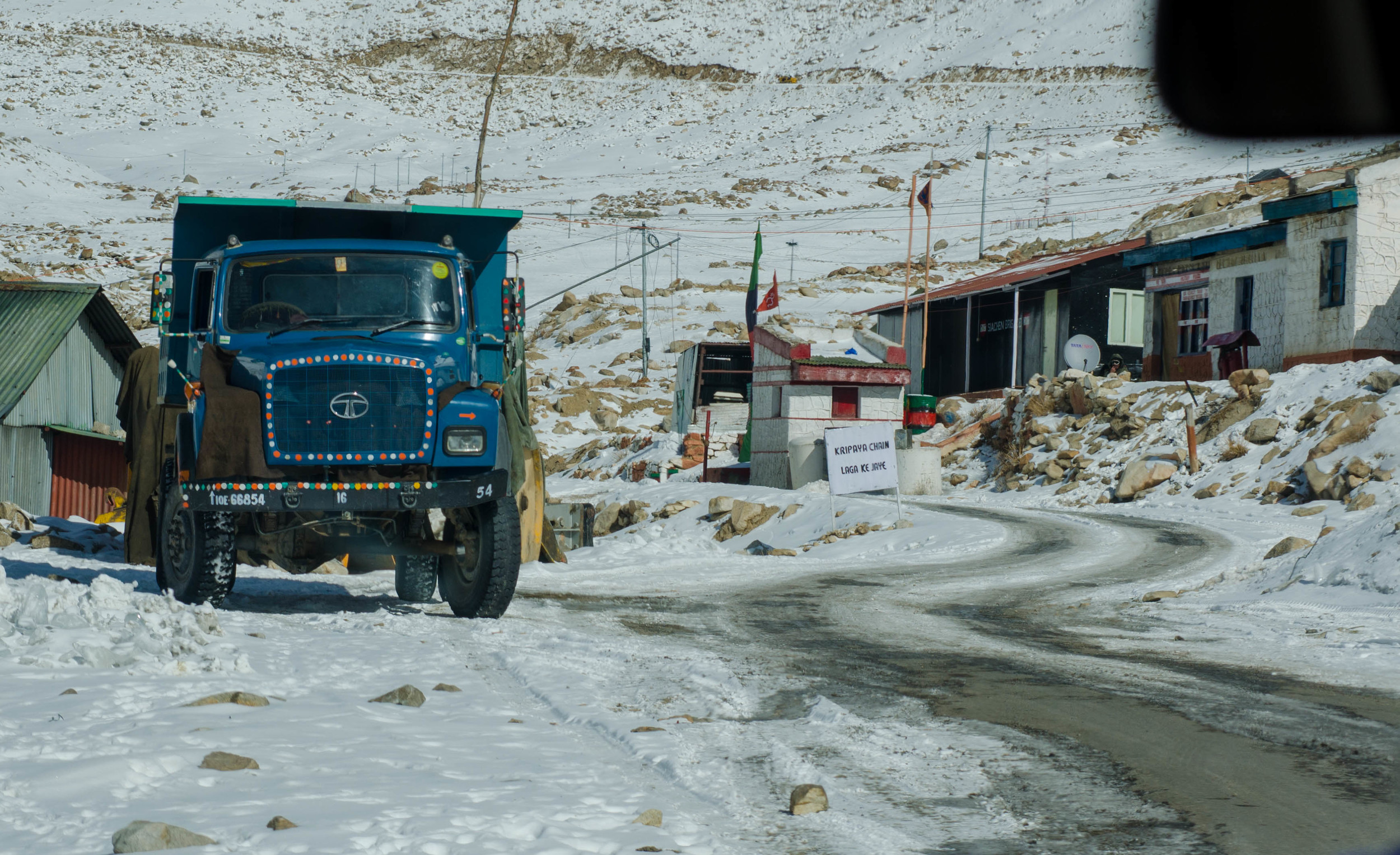 Winter in ladakh and on our way to the highest motorable road in the world. Not sure if we are allowed to take pictures here but there was no army official outside so I assume it should be OK. PC: Raunak