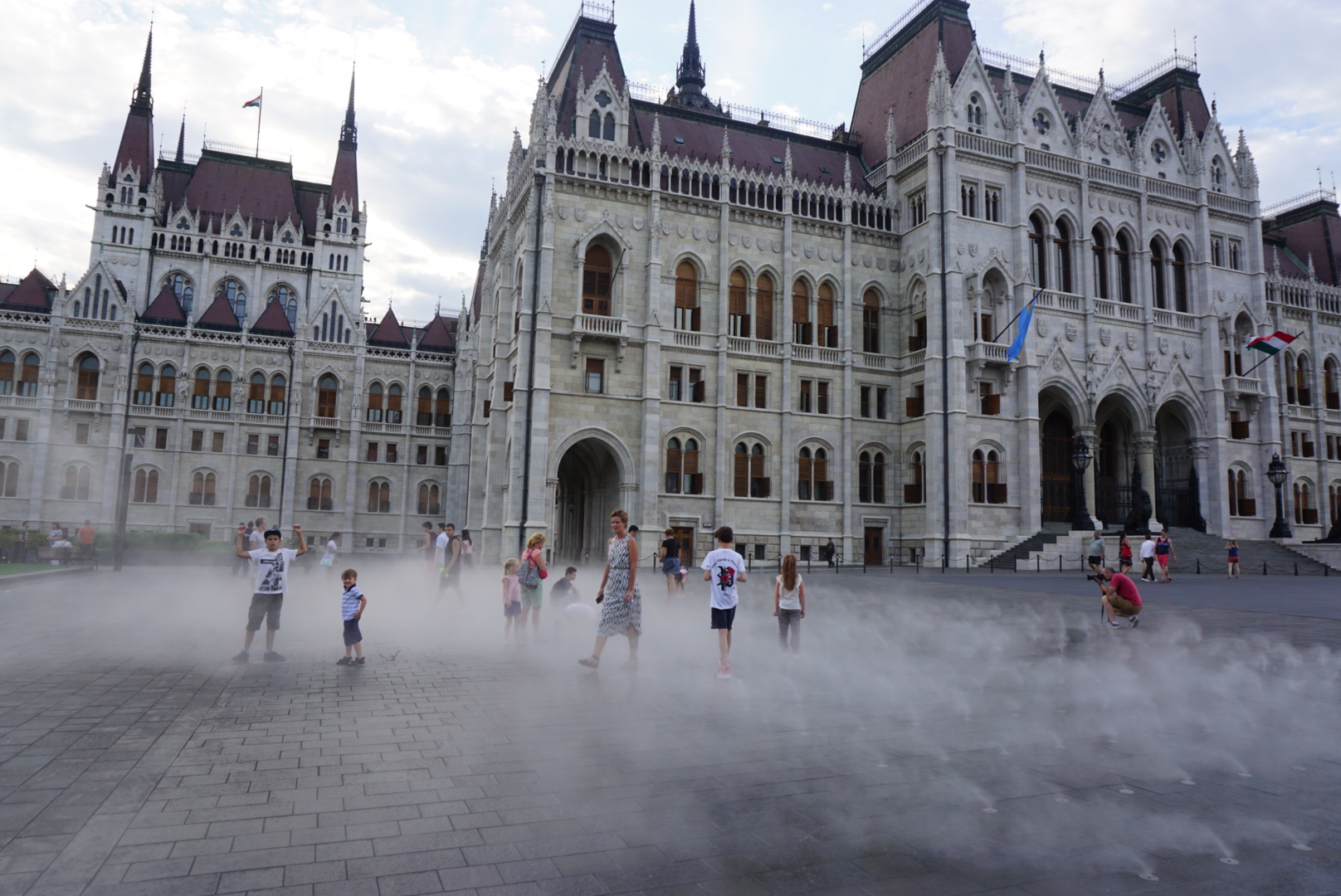 we chase cool mist to keep us refreshed, and we were not the only ones